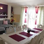 Hotel Legerova 33