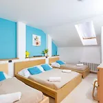 Hotel Legerova 33