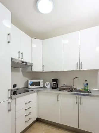 Legerova 33 Hotel Praag