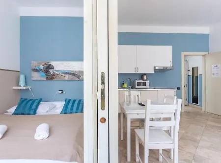 Legerova 33 Otel