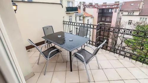 Legerova 33 ホテル 3*