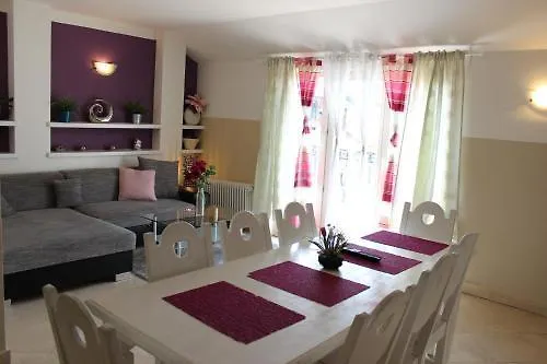 ホテル Legerova 33