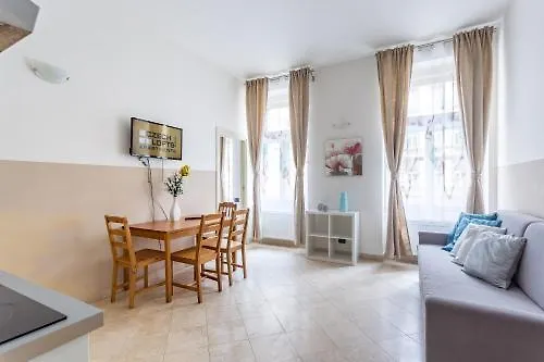 ホテル Legerova 33