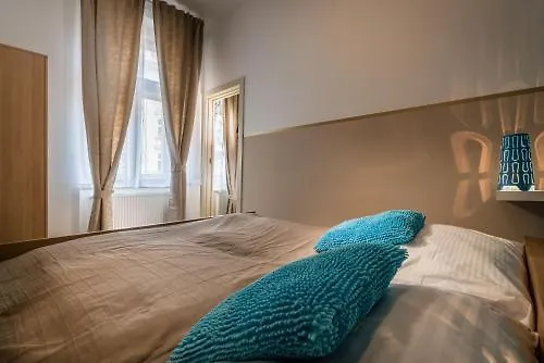 Legerova 33 3* プラハ