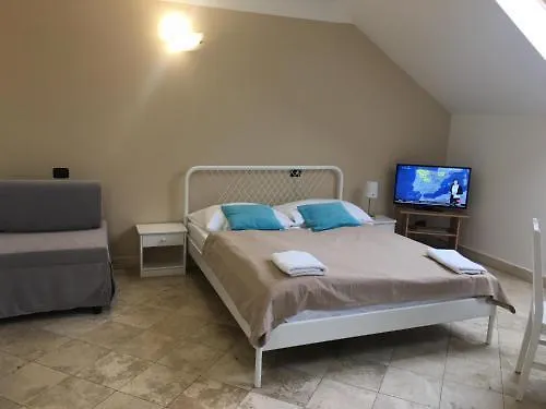 Legerova 33 ホテル 3*