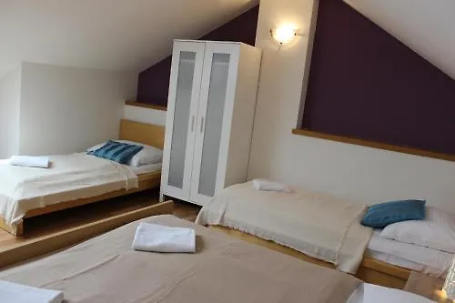 Legerova 33 3* プラハ