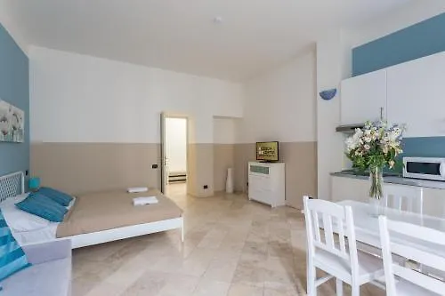 Legerova 33 ホテル 3*